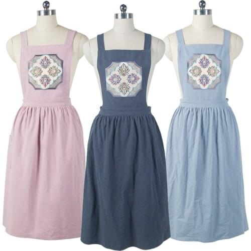Chinese style embroidery apron home kitchen hygiene female fashion cute Japanese fabric apron adult gown belt pocket
