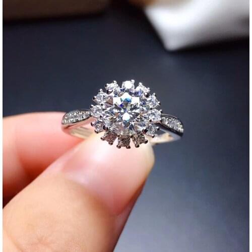 Moissanite rings color D VVS1 .GRA and CMA certificate. Black card 925silver Luxury Ladies Ring