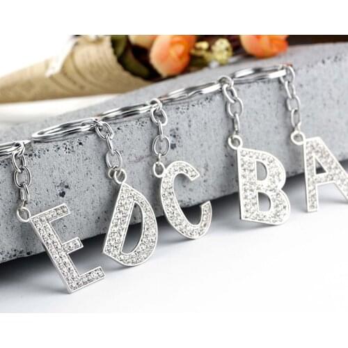 26 Letters Keychain White Rhinestone Keychains for Women Car Key Chain New Fashion Jewelry Gift Accessories Llavero Para Coche