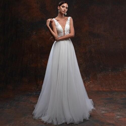 Elegant A-Line Tulle V-Neck Sleeveless Lace Appliques Backless Bridal Gowns Wedding Dresses 2021 Robe De Mariée