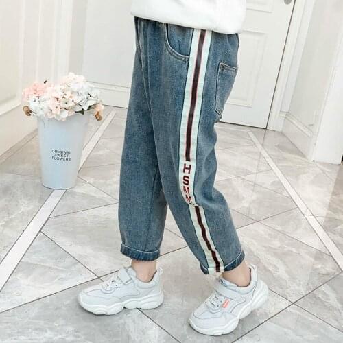 2020 childrens clothing girls' pants casual girls wearing autumn foreign Korean version of loose jeans