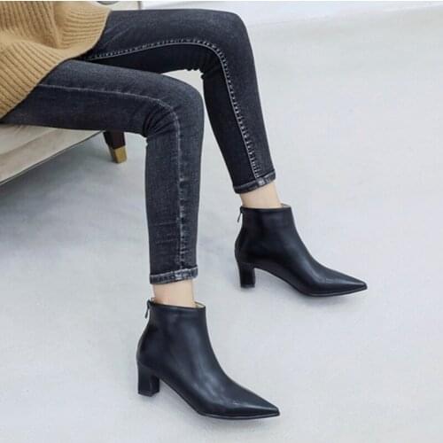 New 2020 Autumn Winter Fashion Woman Zipper Ankle Boots Thick heel women Leather Short Boots Sexy Pointed Toe Martin Boots 32-43