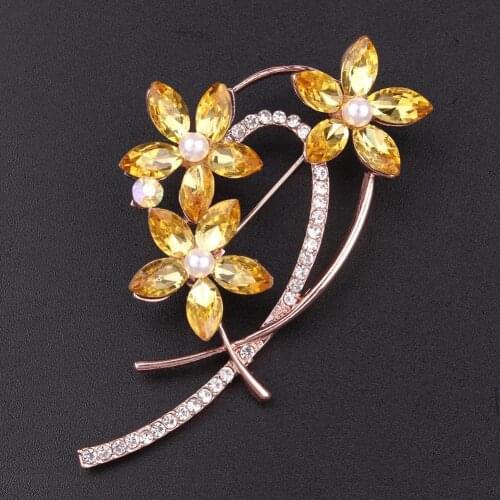 Glitter Flower Faux Pearl Rhinestone Inlaid Lapel Brooch Pin Scarf Decor Gift