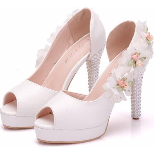 Crystal Queen Women Sweet White Flower Lace Platform Peep Top High Heels Pearls Wedding Shoes Bride Dress Shoes11CM Pumps