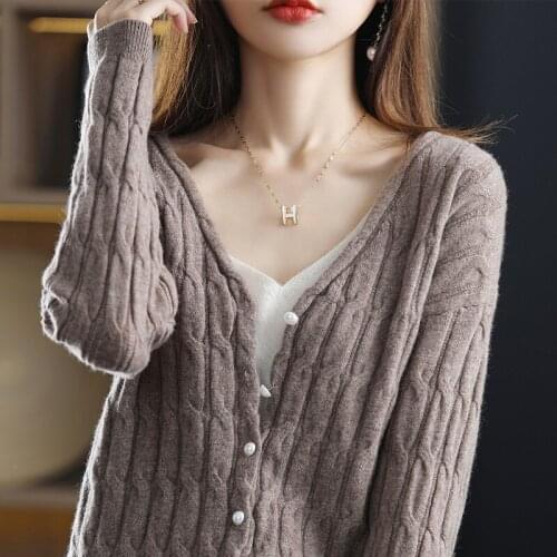 2021 new autumn and winter cashmere cardigan womens V-neck solid pearl button sweater coat versatile 100 wool sweater