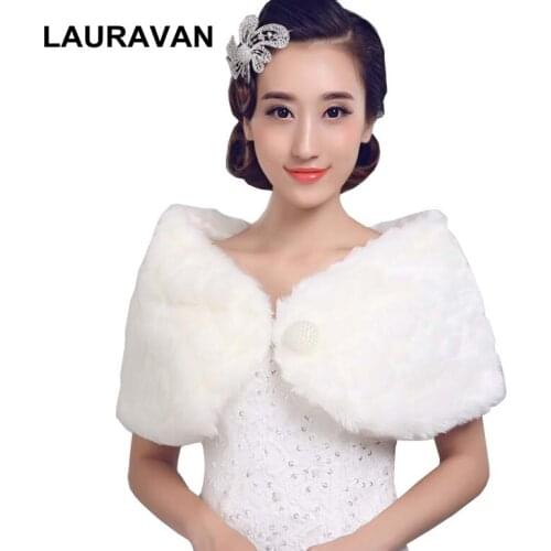 Hot Sale 2020 Cheap Fashion Pearl Brooch Ivory Wedding Jackets Bride Wraps Winter Wedding Dress Bolero Bridal Coat Accessories