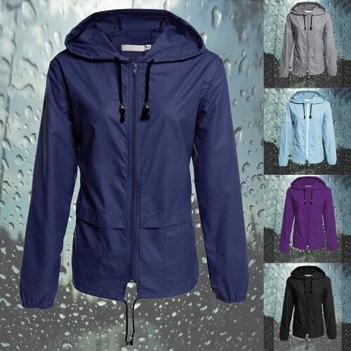 Womens Waterproof Jacket Casual Solid Color Stitching Zipper Pocket Hooded Windbreaker Can Accommodate Casual Sports Jackets