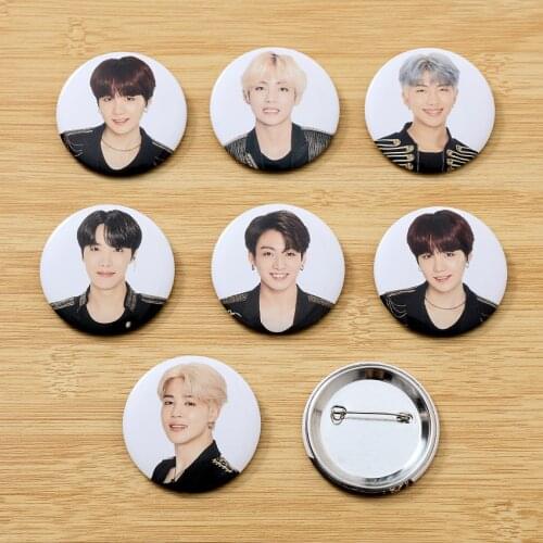 KPOP Bangtan Boys Japan Edition Same Pin Badges Speak Yourself Metal Brooch Accessories