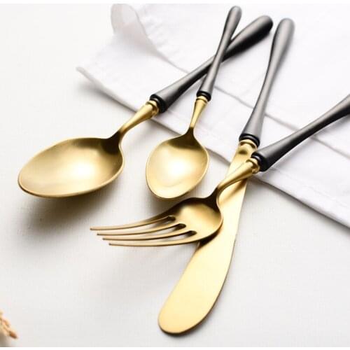 Vintage Luxury Golden Tableware Cutlery 24pcs Steel Dining Knives Forks Teaspoons Set Western Vintage Dinnerware Dinner Set