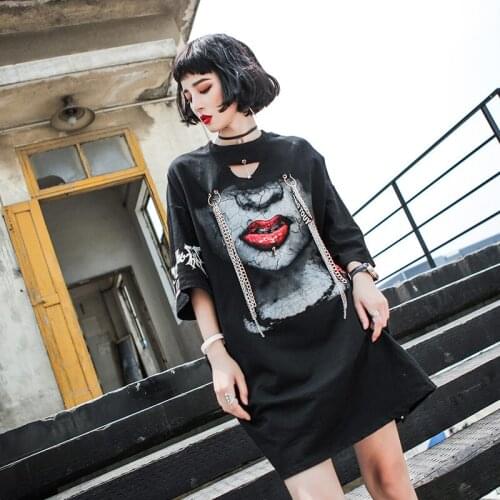 TREND-Setter 2018 Summer Fashion Hip Hop Style Loose T Shirt Women Matel Chains and Lips Pattern Tshirt Oversize