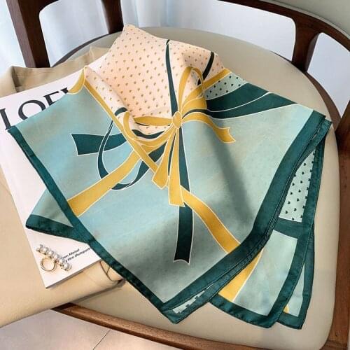 2021 Autumn Popular Sunscreen Square Towel Female 70X70CM Silk Scarves Luxury Stripe Print Kerchief Fashion New Dustproof Shawls