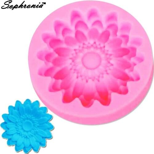 Sophronia M626 Flower Chrysanthemum UV Resin Silicone Mold Flowers Charms Pendant For DIY Charms Making Jewelry