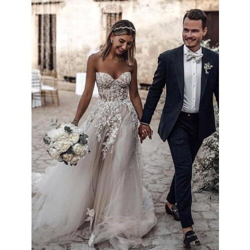 Flower Appliques Lace Wedding Dresses A Line Sweetheart Neckline Strapless Bridal Gowns Long Vestido De Noiva Tulle Bridal Gown