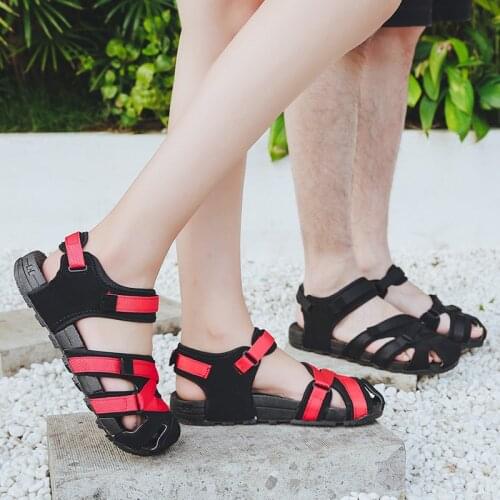 2021 Summer New Mens Slippers Velcro Sandals Outdoor Leisure Couples Beach Mens Sandals Comfortable Massage Bottom