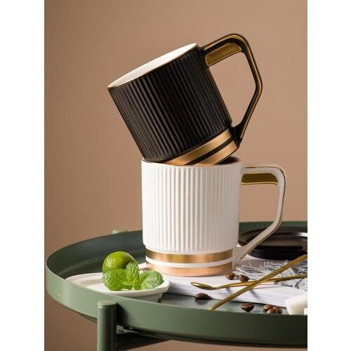Simple gold-painted mug with lid spoon Nordic black and white ceramic breakfast cup large capacity mugs coffee cup 400ml