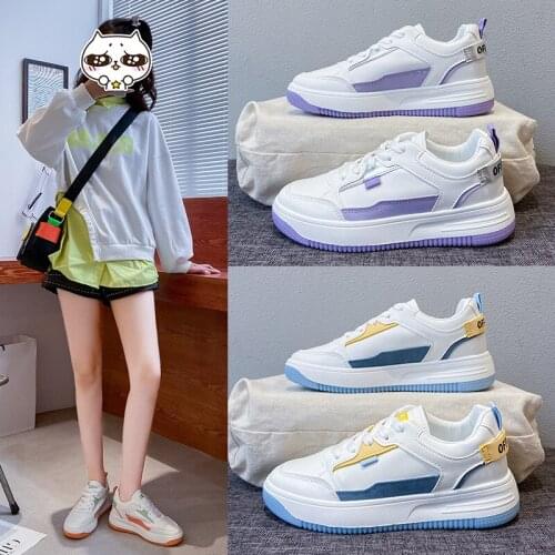 Small white shoes girl 2021 autumn new Korean version of the street shoot muffin board shoes female students breathable leisure
