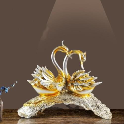 YILUNXI European Lover swan ornaments Wedding gifts lounge furnishings bedroom decoration Retro resin ornament