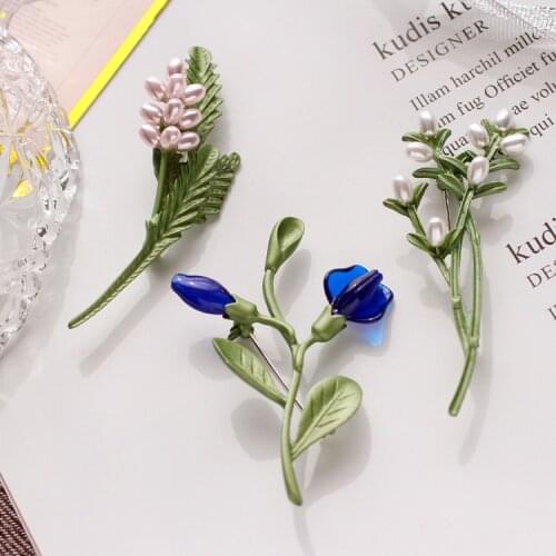 New Vintage Japan Green Metal Spray Paint Plant Accessories Vegetation Crop Pearl Brooch for Women Party Gifts 2019