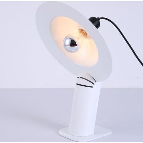 Postmodern minimalist bedroom table lamp creative study reading office Swedish designer showroom decorative lamps