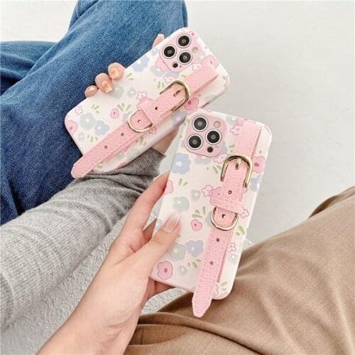 Korean Version of Pink Flower Wristband Phone Case for Iphone X Xs Max XR 11 Pro 12 Maxi Fashion Protection Phone Back Cover