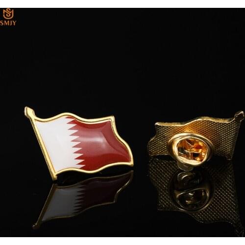 Asian Crafts Souvenir Badge Qatar Gold Plated Metal Flag Brooch Tie Backpack Butterfly Buckle Clothing Jewelry Pin Collection