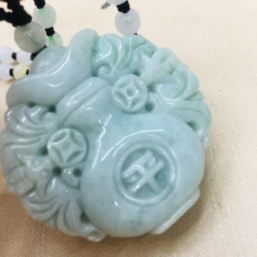 Pure natural Emerald jade pure hand-carved green double-sided animal beast pendant three-color jade bead necklace men and women