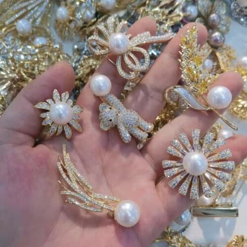 1pcs/lot Inlaid with gold anti-fading Tianyuan freshwater white pearl brooch Flawless glare High-end Fashion shine natural