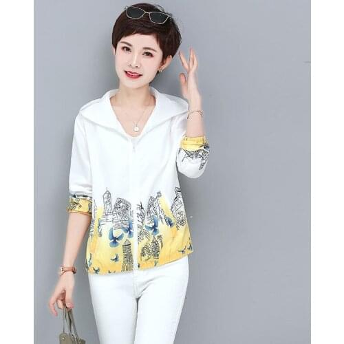 2021 Women Jacket Female Summer Hooded Sun Protection Clothing LadyThin Quick Dry Anti-UV Overcoat Loose Plus Size Coat 4XLB1075