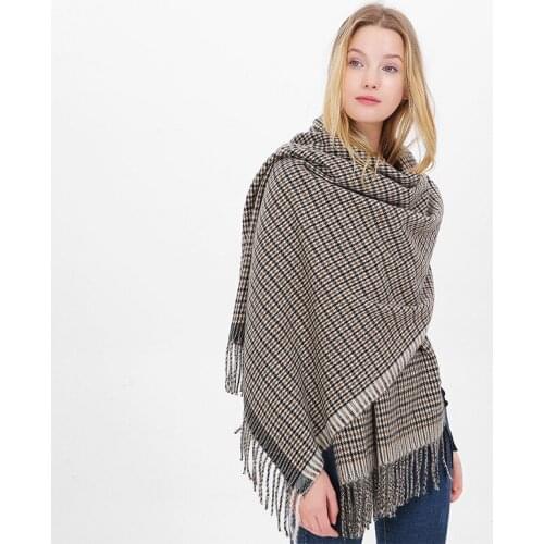 DUOJIAOYAN Classic style Winter Lattice Scarf Lady Wool Cashmere Color Scarf Women Wrap Plaid Shawl with Tassels