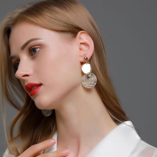 Geometric Round Acrylic Drop Earrings for Women Retro Matt Gold Color Floral Disc Pendant Earring Party Fashion Jewelry New 2020