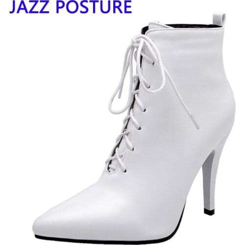 Explosion style short boots 2020 new womens boots low-cost running shoes hot stiletto heels color: black white red q385