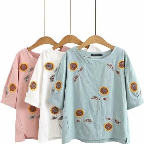 Summer T-Shirt Women Clothes Tees 2021 Casual Plus Size Tops Sweet Embroidered Sunflower Cotton Line Camiseta Mujer