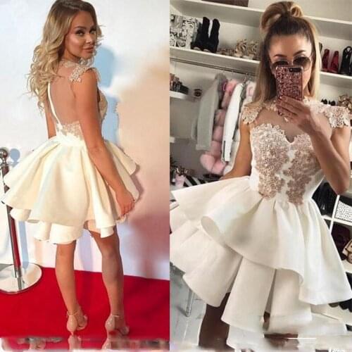 Appliques Lace Sheer Jewel Neck Homecoming Dresses A-line Tiered Ruffle Cocktail Dresses See Through Back Party Gowns Plus Size