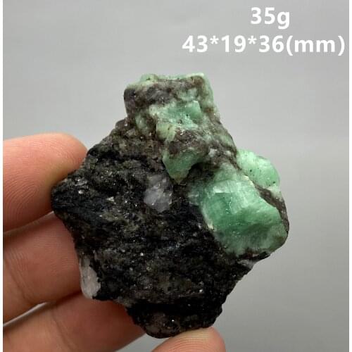 100% Natural green emerald mineral gem-grade crystal specimens stones and crystals quartz crystals from china free shipping