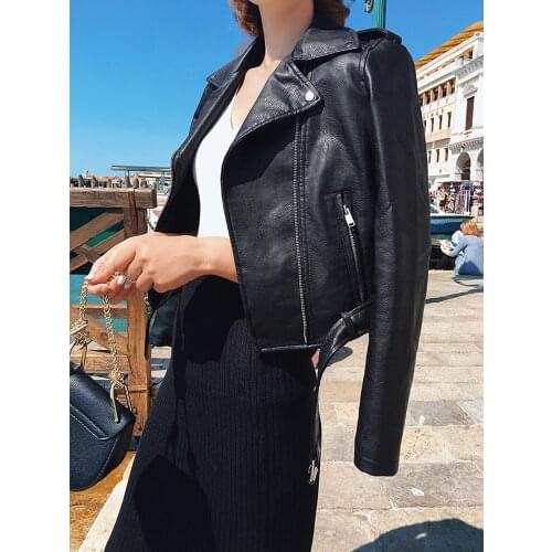2019 New Autumn Fashion Women Motorcycle PU Leather Jackets Female Autumn Short Epaulet Zippers Coat Hot Black pink Outwear