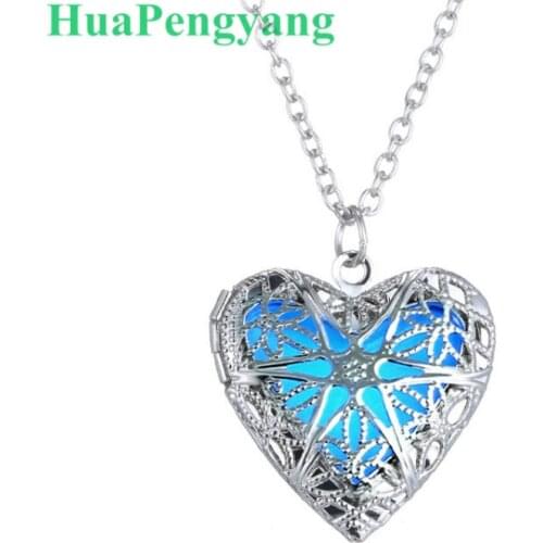 New Charm Full Of Womens Fashion Chic Dark Hollow Love Pendant Necklace Sweater With Wholesale Necklace Girls