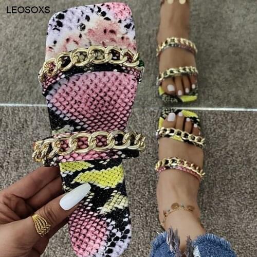 2021 Summer New Square Flat Slippers Fashion Chain Womens Shoes Color Block Metal Lightweight Daily Slippers