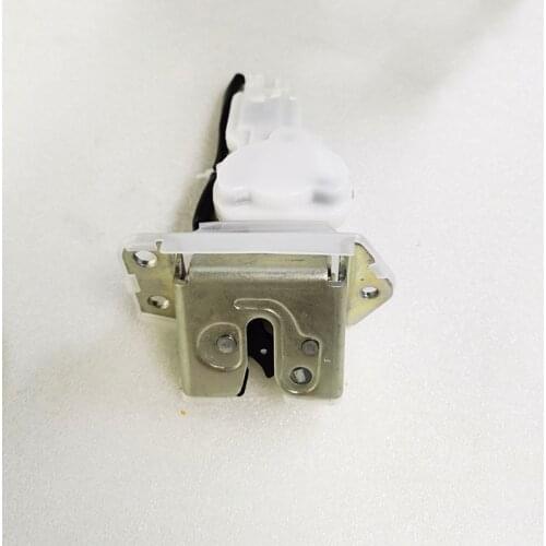 Original car parts Hengfei Tail door lock machine for Suzuki SX4 Swift rear door lock trunk lid lock block