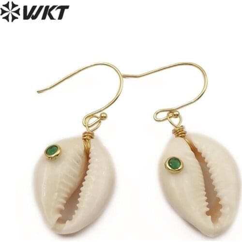 WT-E535 Natural Cowrie shell With CZ Charm Earring Fashion Earring Brass Wire Wrapped Cowrie Earring Jewelry
