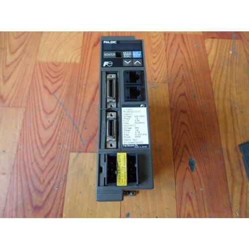 RYC401D3-VVT2 400w servo driver , used in good condition . 80% appearance new , good working , free shipping