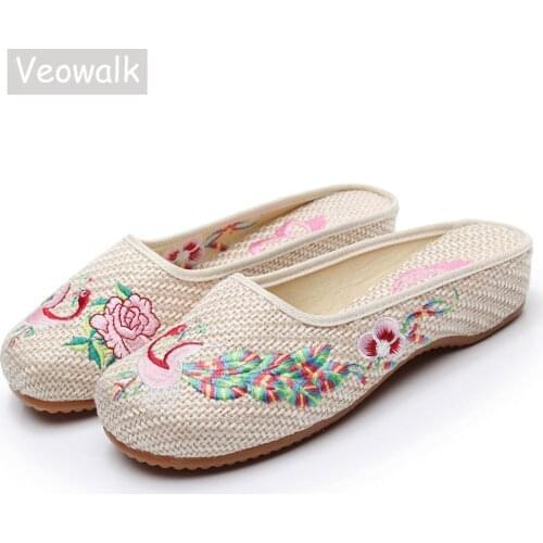 Veowalk Crane Embroidered Women Linen Cotton Close Toe Slippers Vintage Chinese Ladies Comfort Slip on Flat Slide Shoes Beige