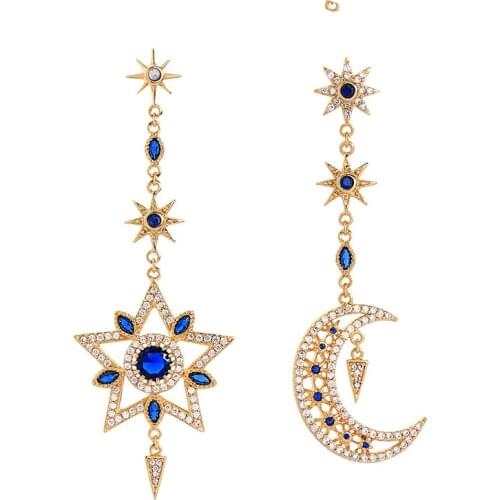 Bohemia Golden Long Star Moon Asymmetric Star Moon Earrings Palace Style Long Luxury Earrings Retro Simple Ear Jewelry Female