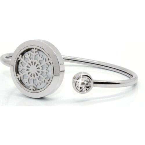Magnetic Perfume Essential Oil Diffuser Locket Bracelet Christmas Snowflake Stainless Steel Bangle Jewelry For Women Gift
