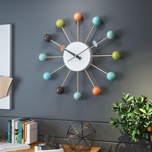 Simple and modern home atmospheric clock creative art trend living room clock personality fashion wall clock hanging decoration