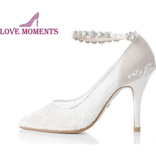 2019 Beautiful White Lace Pointed Toe Wedding Shoes with Rhinestone Buckle Straps 8cm Thin Heel Bridal Party Pumps Ceremony Heel