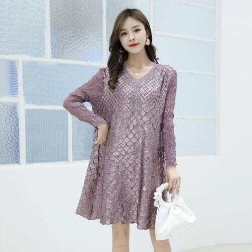 [Zoe]Autumn 2020 new middle aged mom womens V-neck loose iron drill long sleeve retro A-line dress
