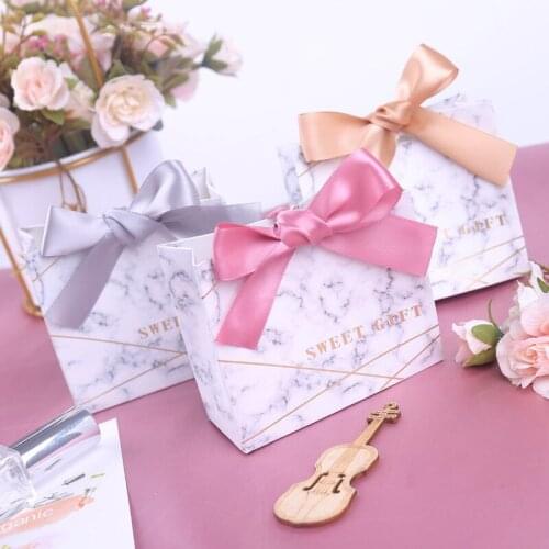 20pieces of 1 batch wedding candy bag with hand gift bag cosmetics jewelry box butterfly gift box European-style handle gift bag