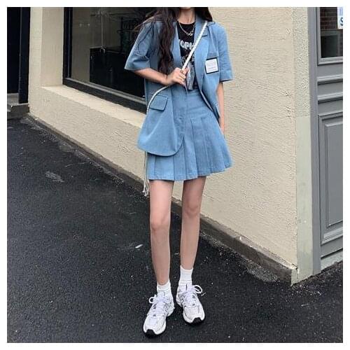 [Two-piece Suit] Summer Letter Printing All-match T-shirt + Loose Short-sleeved T Suit High-waist Pleated Bust Skirt