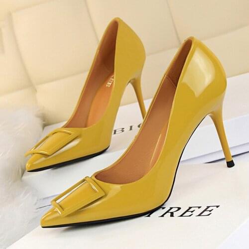 Concise Women Pumps Shoes On Heels 9cm Ladies Office Shoes Square Button High Heel Shoes Patent Leather Pumps Female Stiletto
