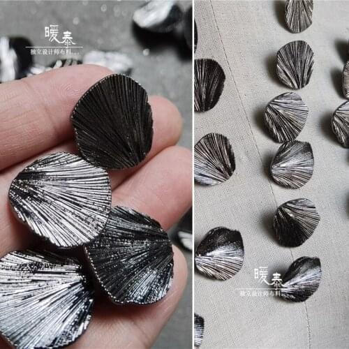 Shell Metal Buttons Black Geometric Lines DIY Fashion Decor Overcoat Coat Clothes Sewing Accessories Designer Material